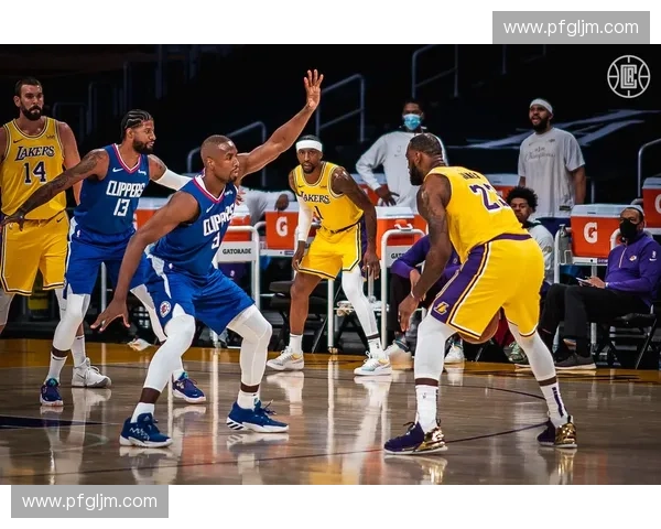 火箭对快船精彩对决直播 全程实时战况分析与赛场亮点回顾 火箭对快船精彩对决直播 全程实时战况分析与赛场亮点回顾